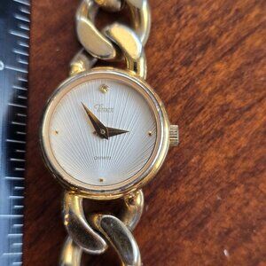 Timex Quartz Ladies Gold Chain Watch White Face 47 Scratch on Face as Shown